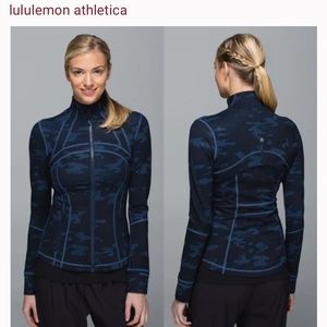 Lululemon Define Jacket in blue camouflage print-size 8